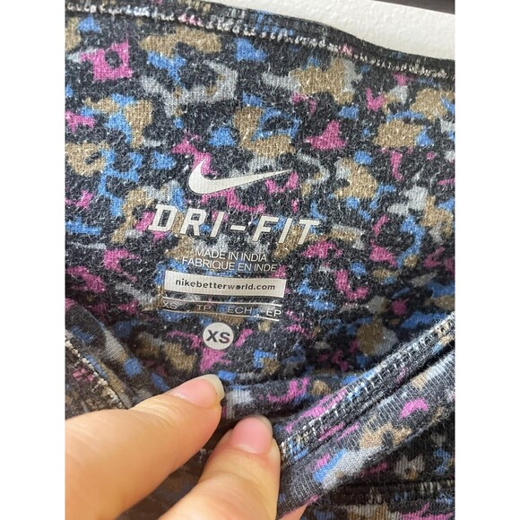 Nike Legend 2.0 Tight Fit Training Cropped Leggings Womens XS Black Print - Picture 5 of 9
